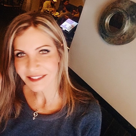 Meet your Posher, Amy - Picture 1 of 1